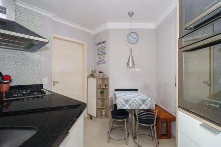 Apartamento à venda com 118m², 3 quartos e 3 vagas Apartamento à venda com 118m², 3 quartos e 3 vagasCozinha