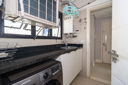 Apartamento à venda com 118m², 3 quartos e 3 vagas Apartamento à venda com 118m², 3 quartos e 3 vagasÁrea de Serviço