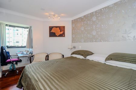 Apartamento à venda com 118m², 3 quartos e 3 vagas Apartamento à venda com 118m², 3 quartos e 3 vagasSuíte