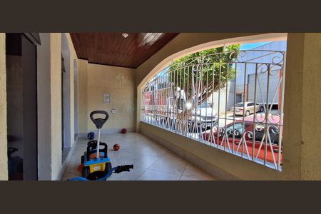 Casa para alugar com 270m², 3 quartos e 3 vagas Casa para alugar com 270m², 3 quartos e 3 vagasVaranda