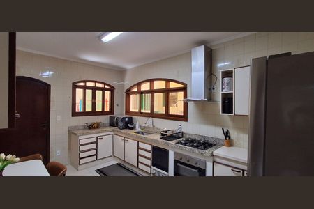 Casa para alugar com 270m², 3 quartos e 3 vagas Casa para alugar com 270m², 3 quartos e 3 vagasCozinha