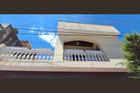 Casa para alugar com 270m², 3 quartos e 3 vagas Casa para alugar com 270m², 3 quartos e 3 vagasFachada
