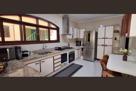 Casa para alugar com 270m², 3 quartos e 3 vagas Casa para alugar com 270m², 3 quartos e 3 vagasCozinha