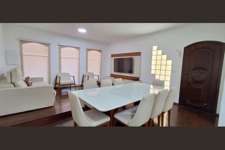 Casa para alugar com 270m², 3 quartos e 3 vagas Casa para alugar com 270m², 3 quartos e 3 vagasSala