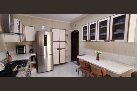 Casa para alugar com 270m², 3 quartos e 3 vagas Casa para alugar com 270m², 3 quartos e 3 vagasCozinha