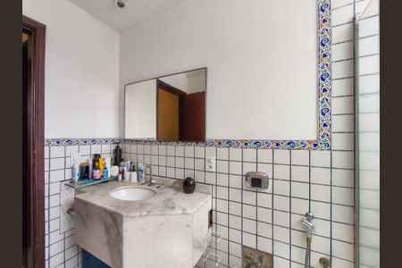 Apartamento à venda com 160m², 4 quartos e sem vagaBanheiro Corredor