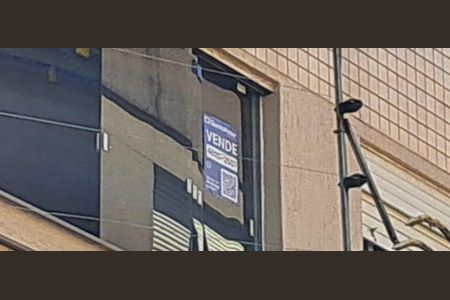 Apartamento à venda com 64m², 2 quartos e 1 vagaAdesivo na Janela