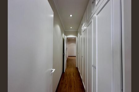 Apartamento para alugar com 216m², 3 quartos e 3 vagasCorredor De Serviço