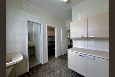 Apartamento para alugar com 216m², 3 quartos e 3 vagasÁrea de Serviço