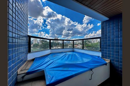 Apartamento para alugar com 216m², 3 quartos e 3 vagasVaranda