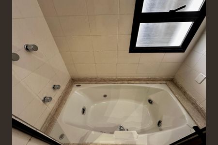 Apartamento para alugar com 216m², 3 quartos e 3 vagasBanheiro da Suíte 3