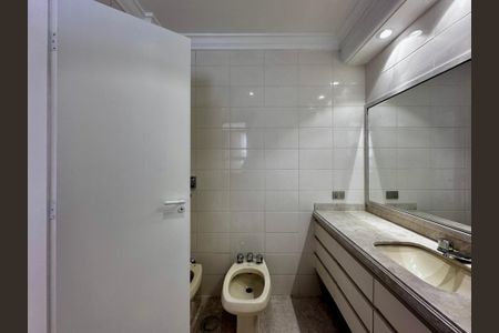 Apartamento para alugar com 216m², 3 quartos e 3 vagasBanheiro da Suíte 3