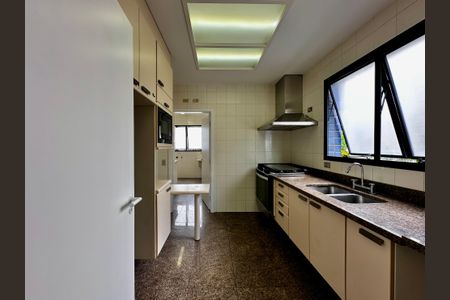 Apartamento para alugar com 216m², 3 quartos e 3 vagasCozinha