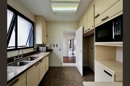 Apartamento para alugar com 216m², 3 quartos e 3 vagasCozinha