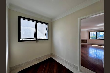 Apartamento para alugar com 216m², 3 quartos e 3 vagasCopa
