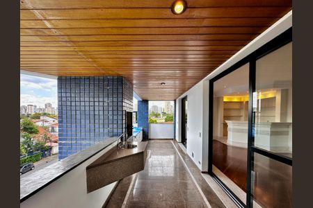 Apartamento para alugar com 216m², 3 quartos e 3 vagasVaranda