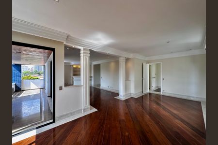 Apartamento para alugar com 216m², 3 quartos e 3 vagasSala