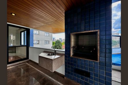 Apartamento para alugar com 216m², 3 quartos e 3 vagasVaranda