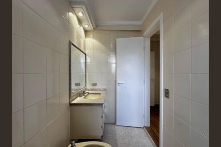 Apartamento para alugar com 216m², 3 quartos e 3 vagasBanheiro da Suíte 1