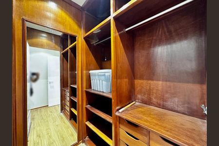 Apartamento para alugar com 216m², 3 quartos e 3 vagasCloset da Suíte 3