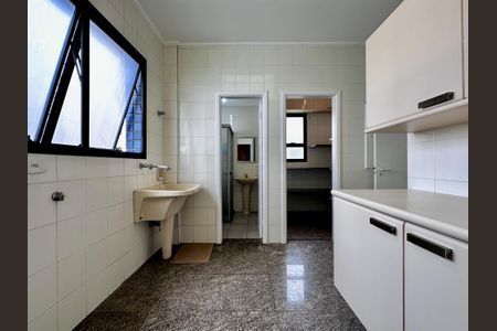Apartamento para alugar com 216m², 3 quartos e 3 vagasÁrea de Serviço