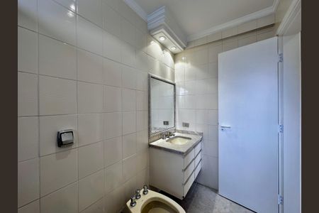 Apartamento para alugar com 216m², 3 quartos e 3 vagasBanheiro da Suíte 1