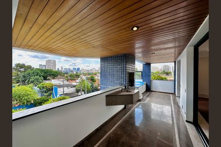Apartamento para alugar com 216m², 3 quartos e 3 vagasVaranda