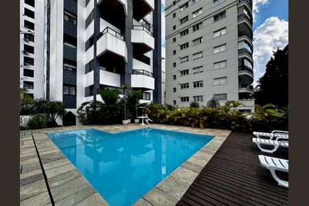Apartamento para alugar com 216m², 3 quartos e 3 vagasÁrea comum - Piscina