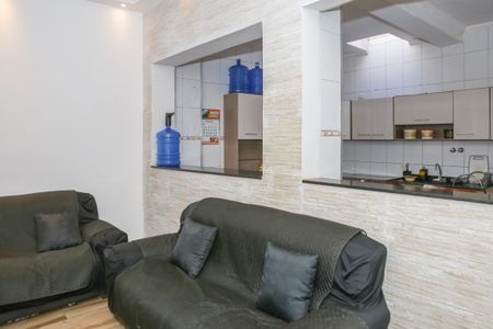 Casa à venda com 150m², 3 quartos e sem vaga Casa à venda com 150m², 3 quartos e sem vagaSala