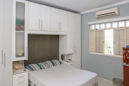 Casa à venda com 150m², 3 quartos e sem vaga Casa à venda com 150m², 3 quartos e sem vagaQuarto 2