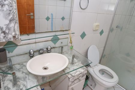 Casa à venda com 150m², 3 quartos e sem vaga Casa à venda com 150m², 3 quartos e sem vagaBanheiro