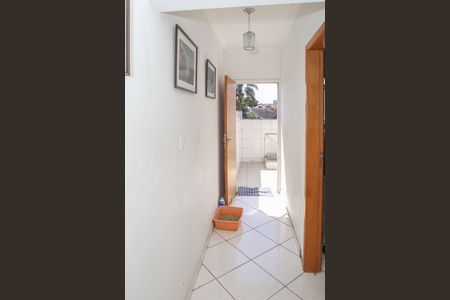 Casa à venda com 150m², 3 quartos e sem vaga Casa à venda com 150m², 3 quartos e sem vagaCorredor
