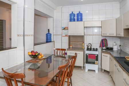 Casa à venda com 150m², 3 quartos e sem vaga Casa à venda com 150m², 3 quartos e sem vagaCozinha