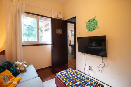 Casa à venda com 302m², 4 quartos e 2 vagasSala de TV