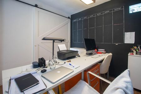 Casa à venda com 302m², 4 quartos e 2 vagasEdícula - Escritório