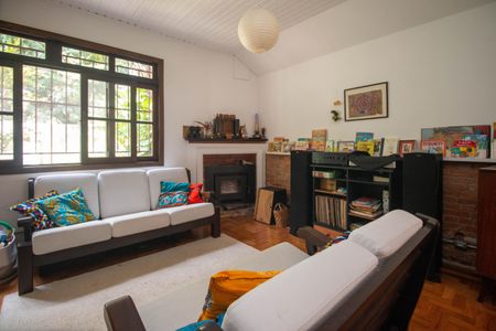 Casa à venda com 302m², 4 quartos e 2 vagasSala