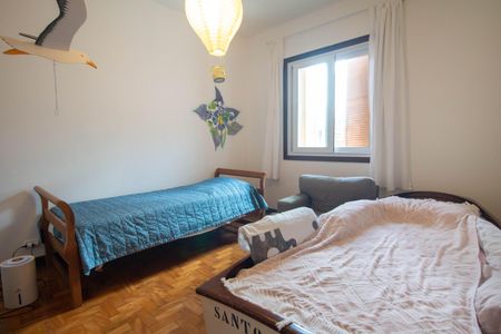 Casa à venda com 302m², 4 quartos e 2 vagasQuarto 