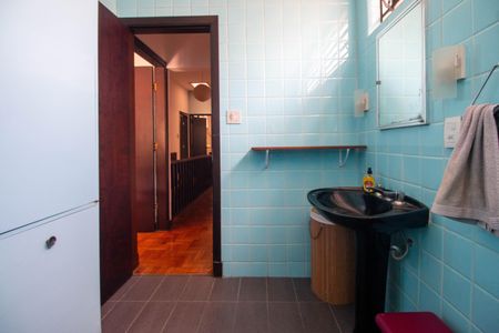 Casa à venda com 302m², 4 quartos e 2 vagasBanheiro Social 2