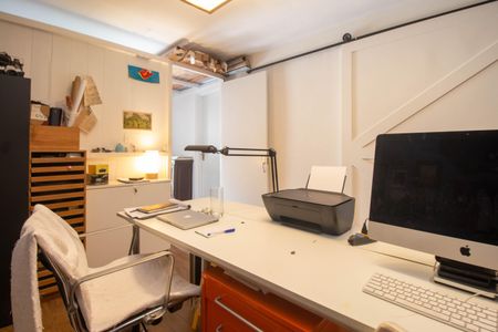 Casa à venda com 302m², 4 quartos e 2 vagasEdícula - Escritório