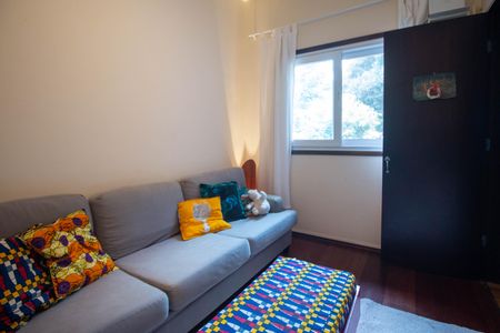 Casa à venda com 302m², 4 quartos e 2 vagasSala de TV