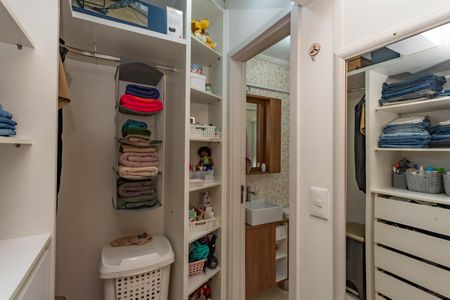 Apartamento à venda com 48m², 2 quartos e 1 vaga Apartamento à venda com 48m², 2 quartos e 1 vagaCloset da suíte