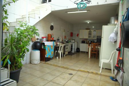 Casa à venda com 173m², 2 quartos e 2 vagasQuintal/Área de Serviço