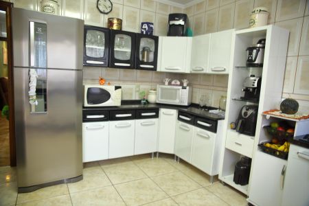 Casa à venda com 173m², 2 quartos e 2 vagasCozinha - Armários