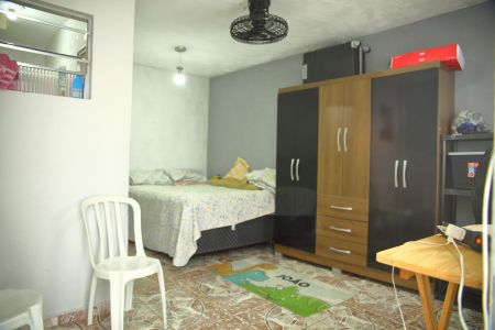 Casa à venda com 173m², 2 quartos e 2 vagasedícula