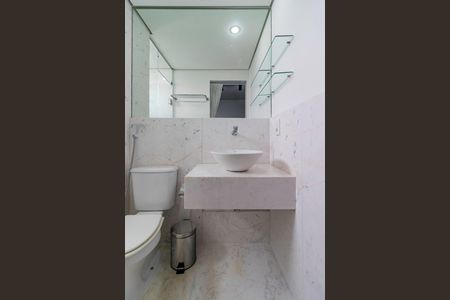 Apartamento à venda com 95m², 2 quartos e 2 vagas Apartamento à venda com 95m², 2 quartos e 2 vagasBanheiro da Suíte 1