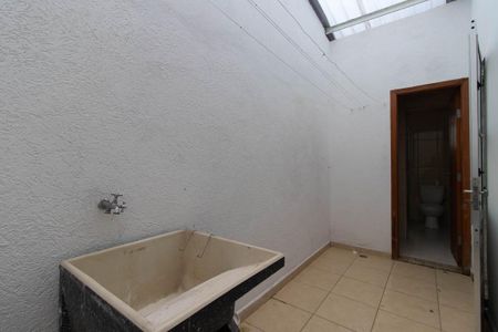 Casa para alugar com 140m², 2 quartos e 2 vagas Casa para alugar com 140m², 2 quartos e 2 vagasÁrea de Serviço