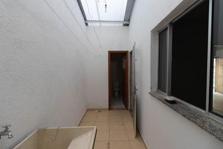 Casa para alugar com 140m², 2 quartos e 2 vagas Casa para alugar com 140m², 2 quartos e 2 vagasÁrea de Serviço