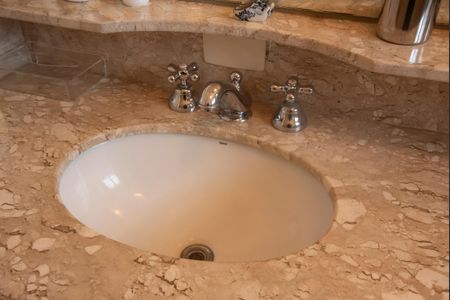 Casa à venda com 282m², 4 quartos e 3 vagasBanheiro da Suíte 2