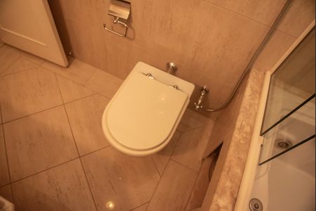 Casa à venda com 282m², 4 quartos e 3 vagasBanheiro da Suíte 1