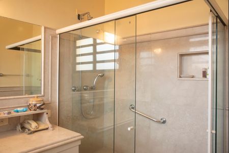 Casa à venda com 282m², 4 quartos e 3 vagasBanheiro da Suíte 3